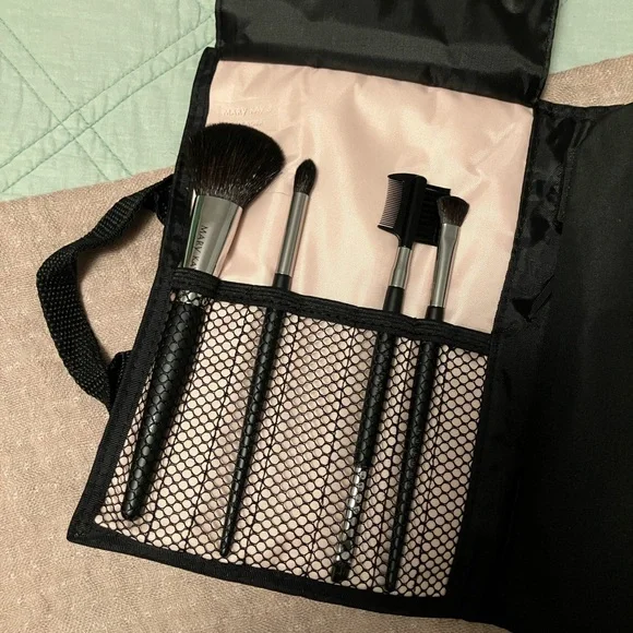 Makeup Brush Bag - Picture 4 of 6